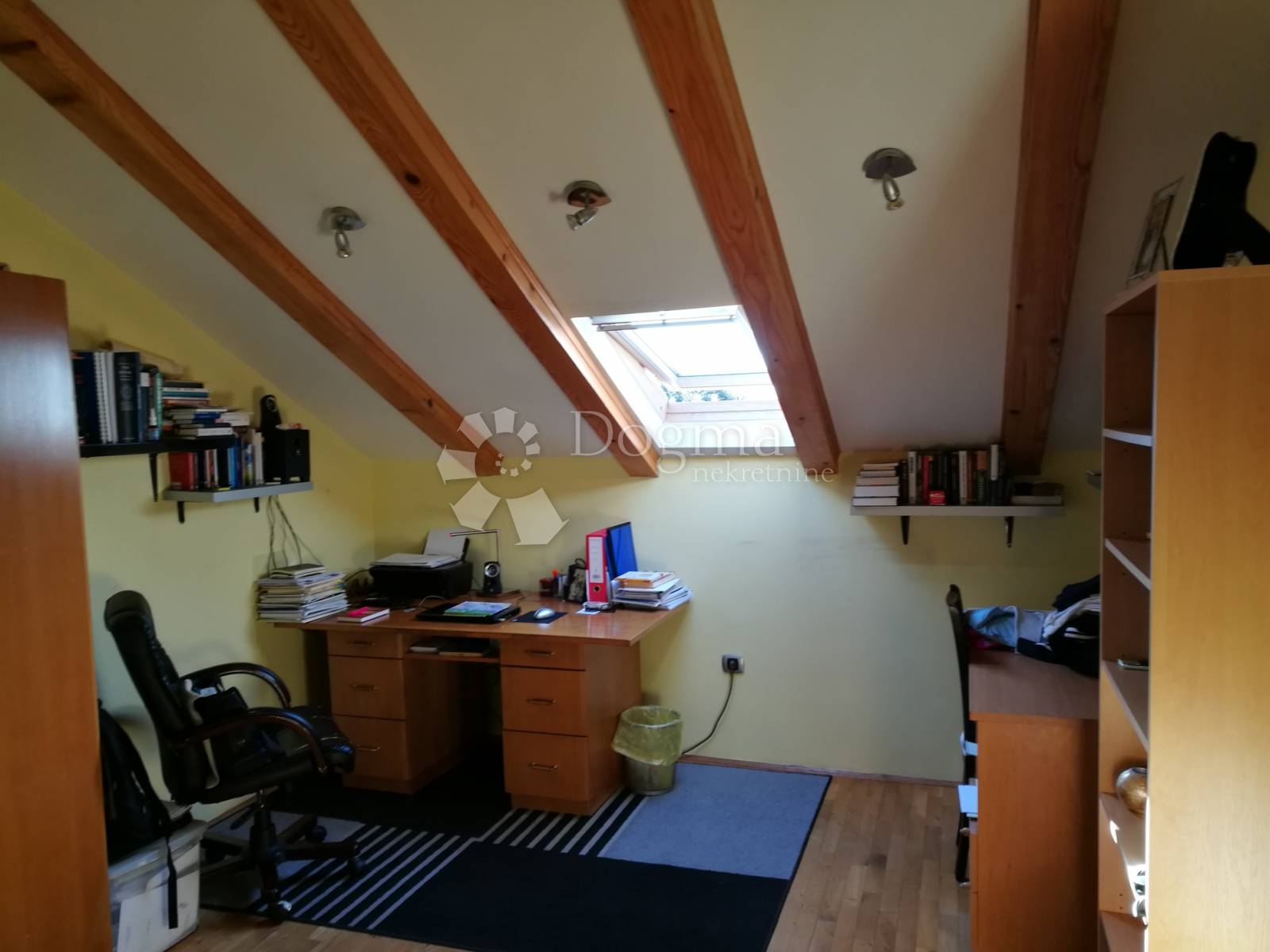 Samostojeća adaptirana starina 457 m²  