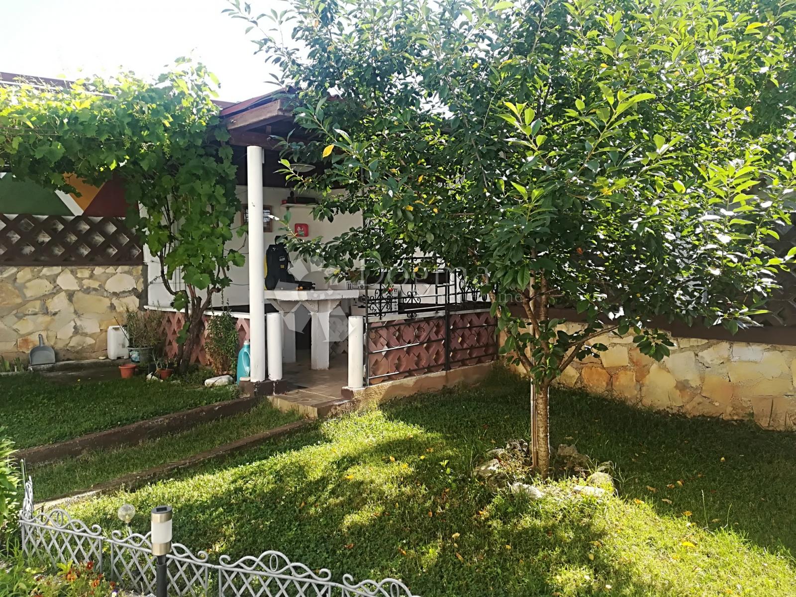  BARBARIGA – kuća s potencijalom, pogled na more  