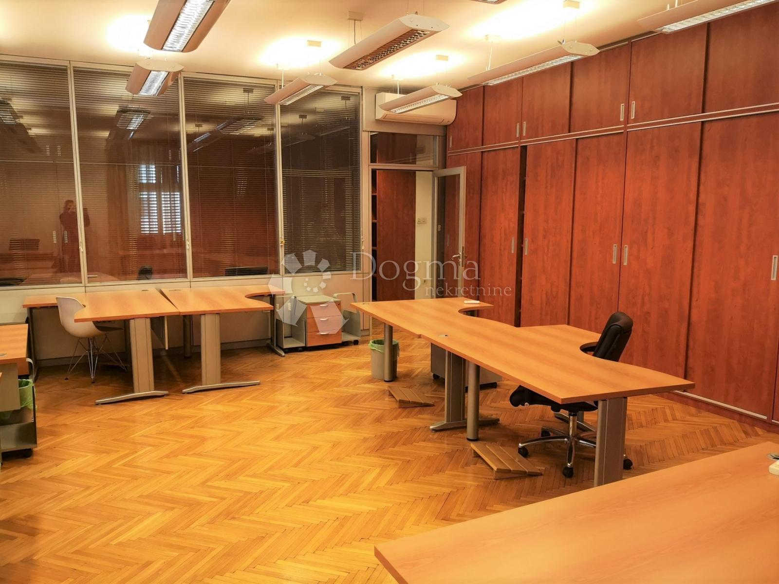    Business premise Centar, Rijeka, 910m2