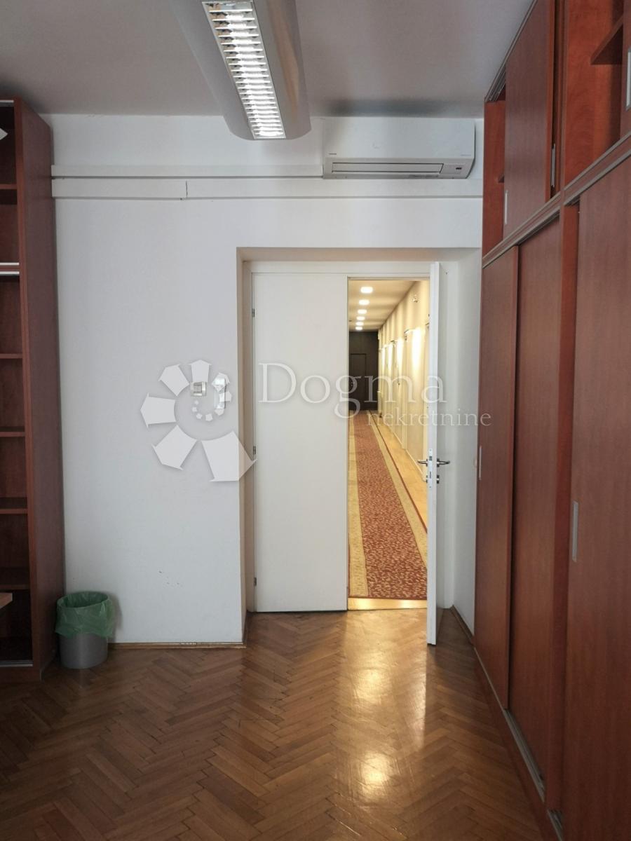   Business premise Centar, Rijeka, 910m2