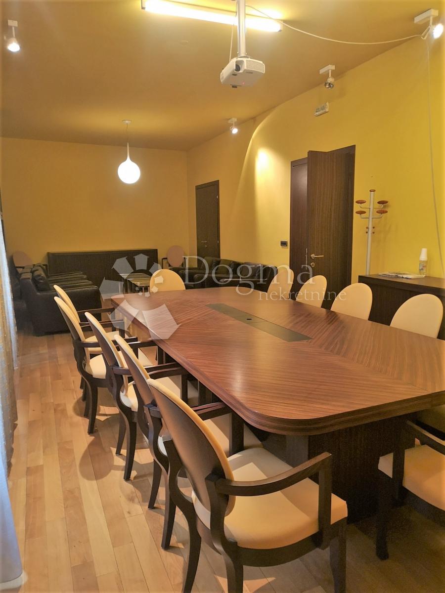    Business premise Centar, Rijeka, 910m2