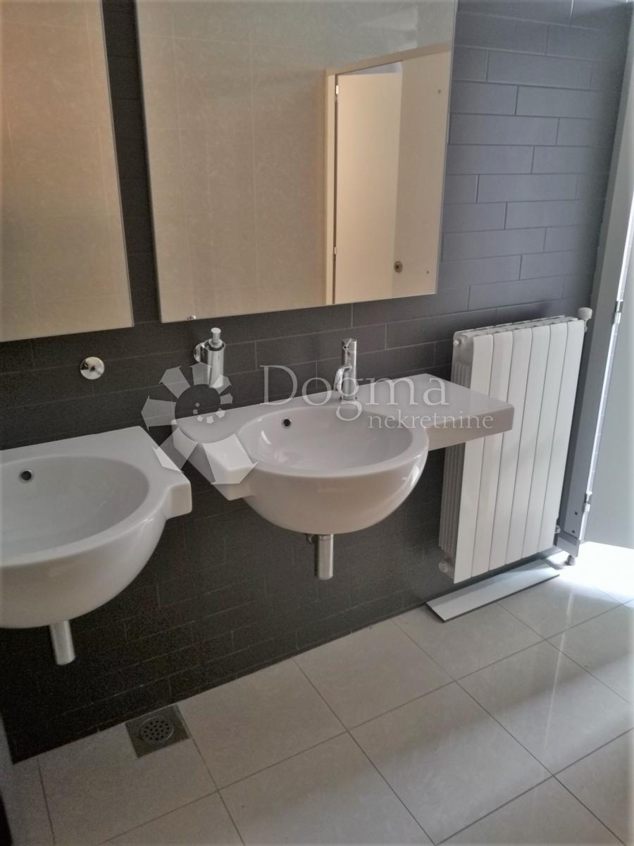    Business premise Centar, Rijeka, 910m2