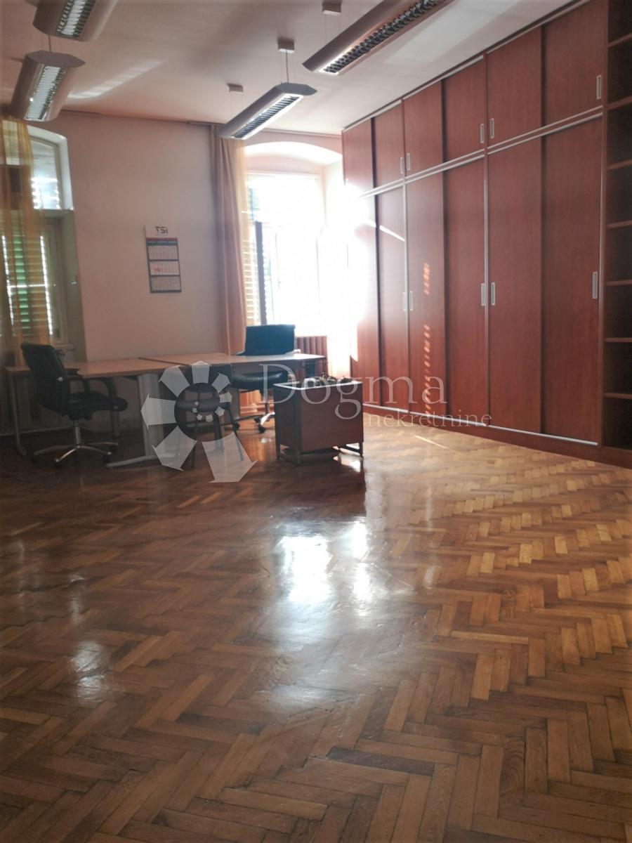    Business premise Centar, Rijeka, 910m2