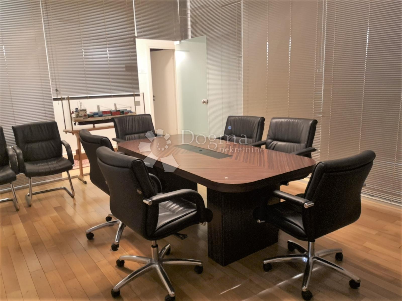   Business premise Centar, Rijeka, 910m2