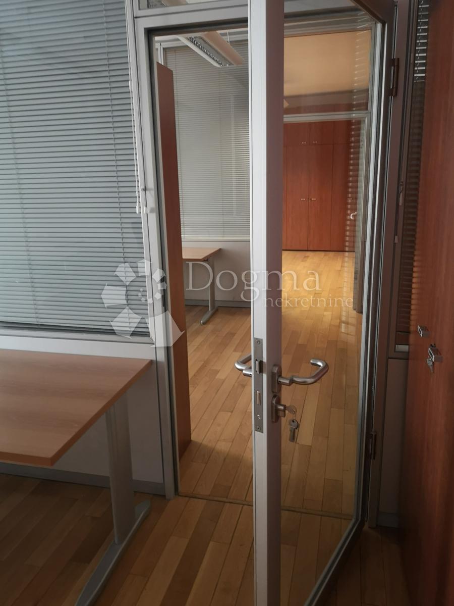    Business premise Centar, Rijeka, 910m2