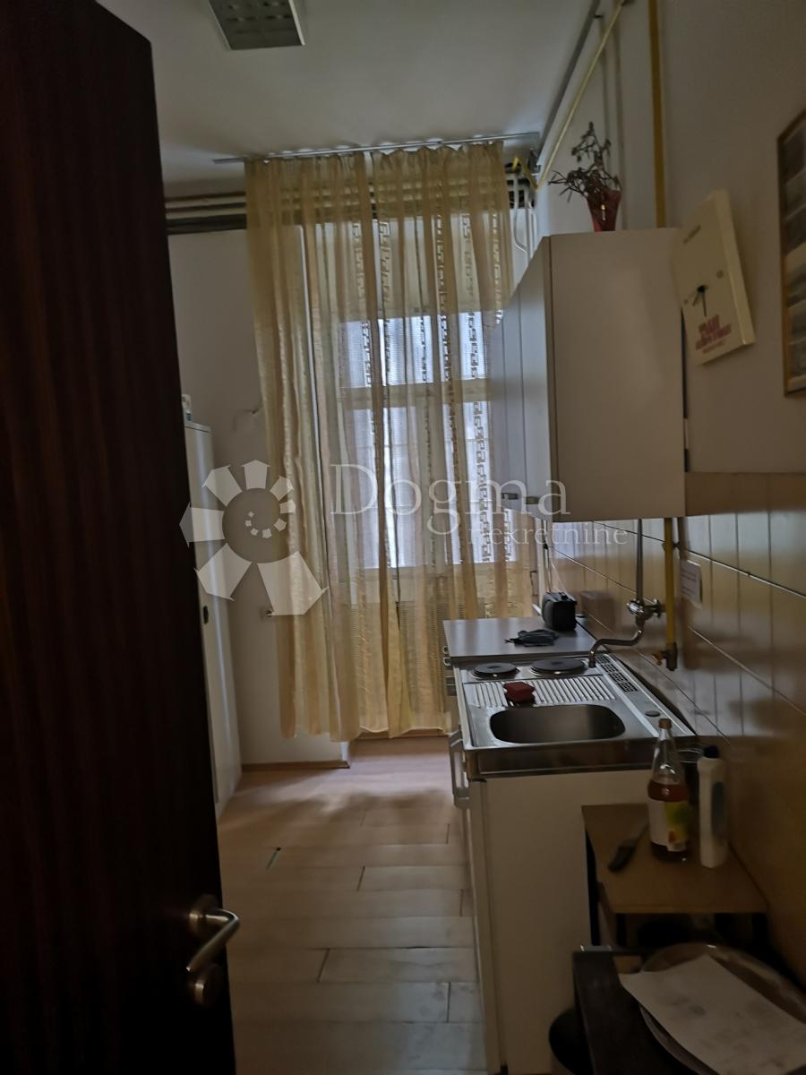    Business premise Centar, Rijeka, 910m2