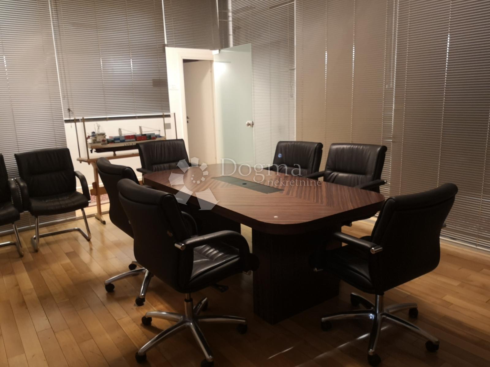    Business premise Centar, Rijeka, 910m2