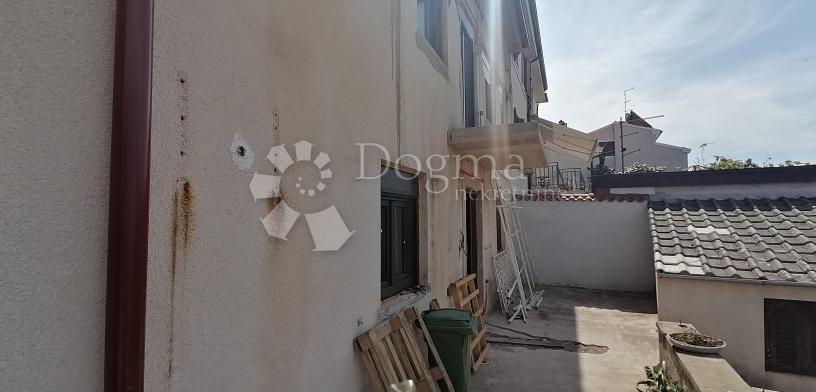  KOSTRENA 220m2  