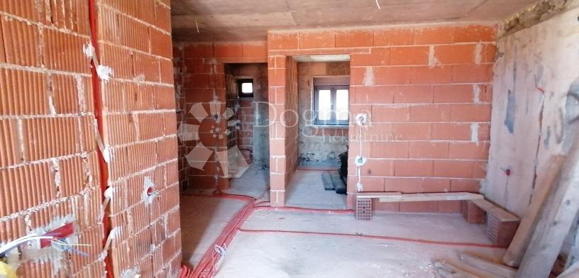  KOSTRENA 220m2  