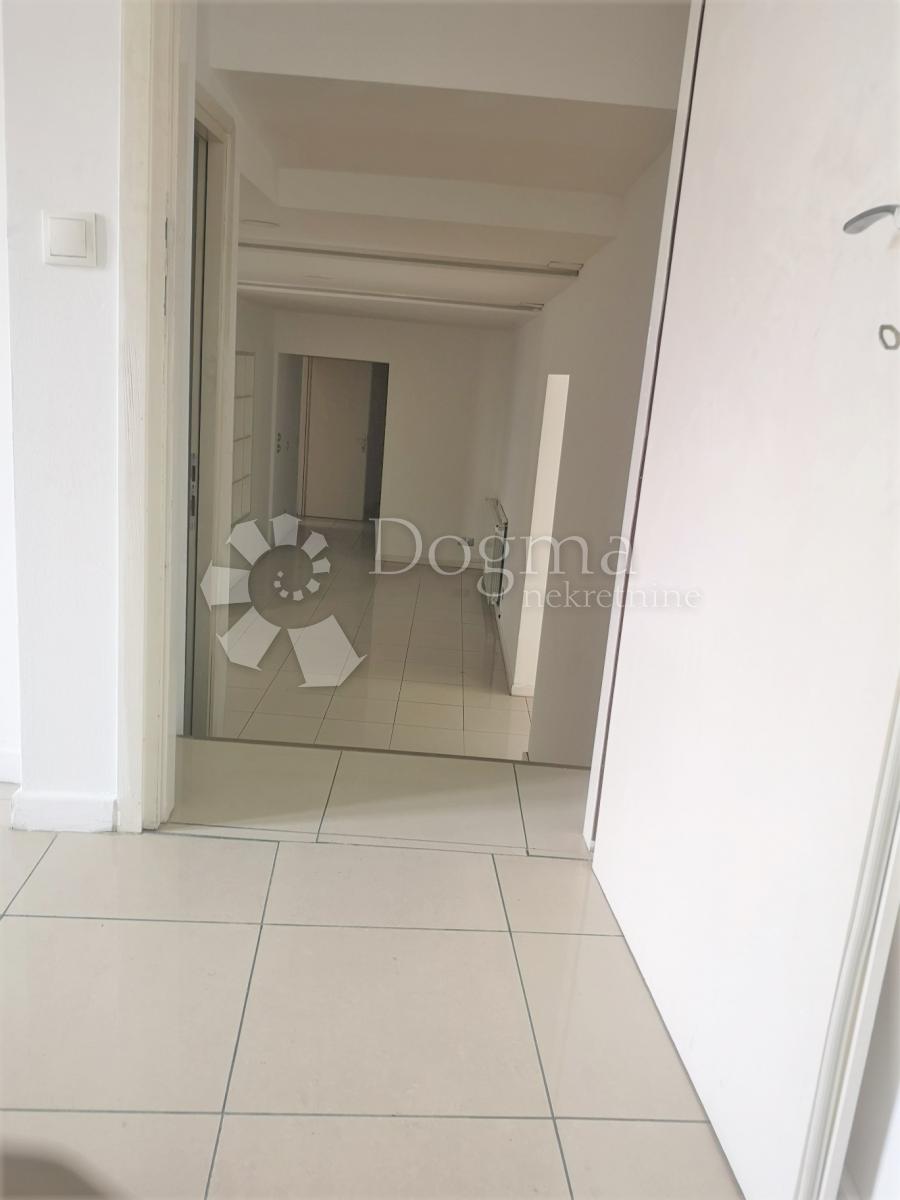    Business premise Centar, Rijeka, 105m2