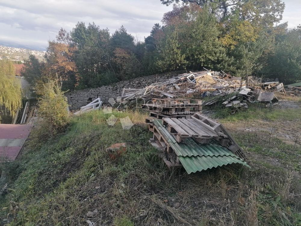 Teren za najam 850m2 u Pobrima