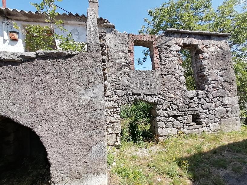 185 m2 DVIJE VEZANE STARINE