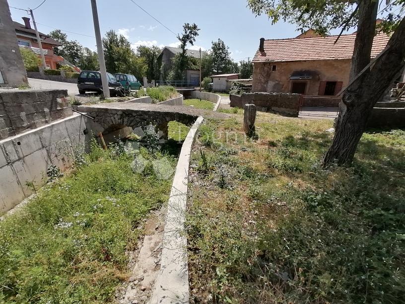 185 m2 DVIJE VEZANE STARINE