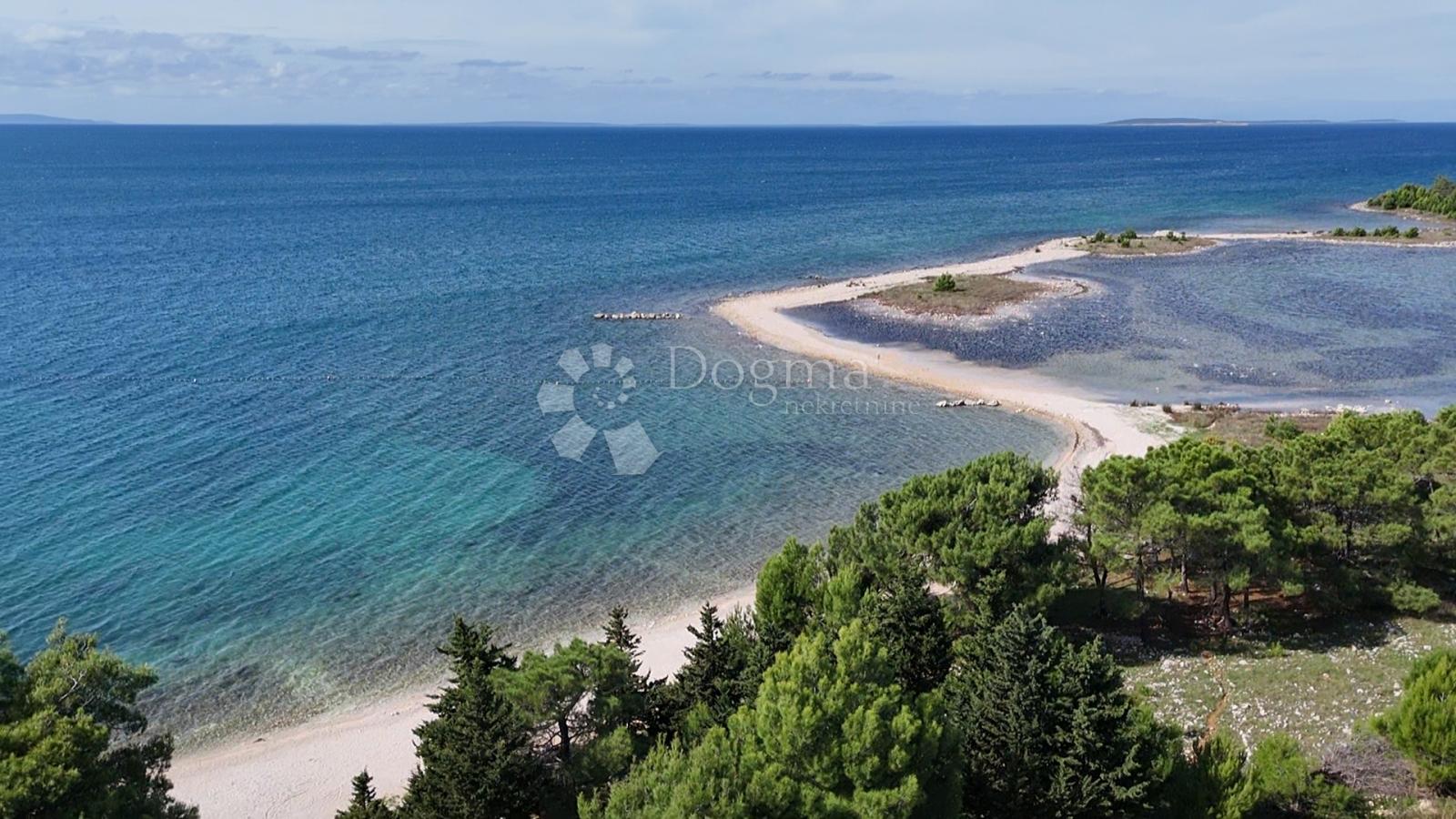    Flat Povljana, 80,21m2