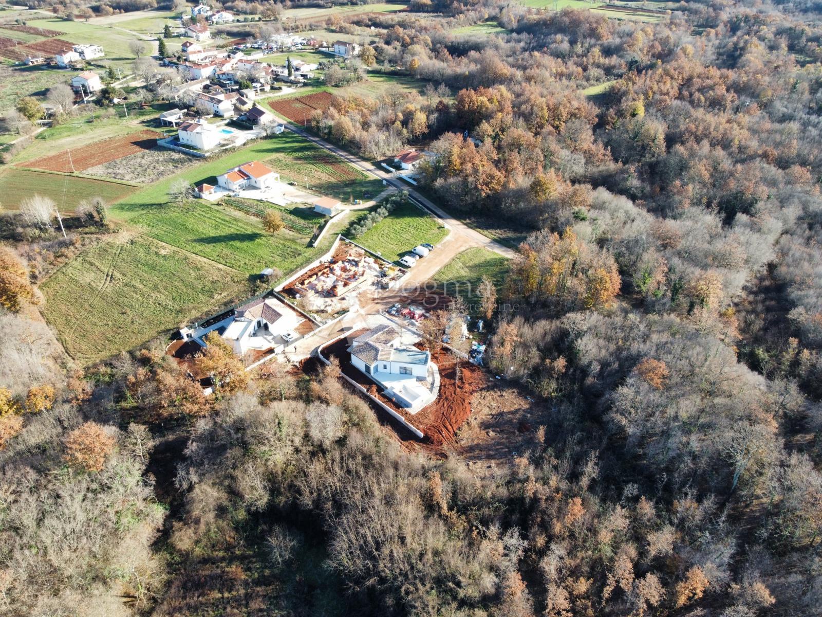  Kuća na prodaju - BARBAN  