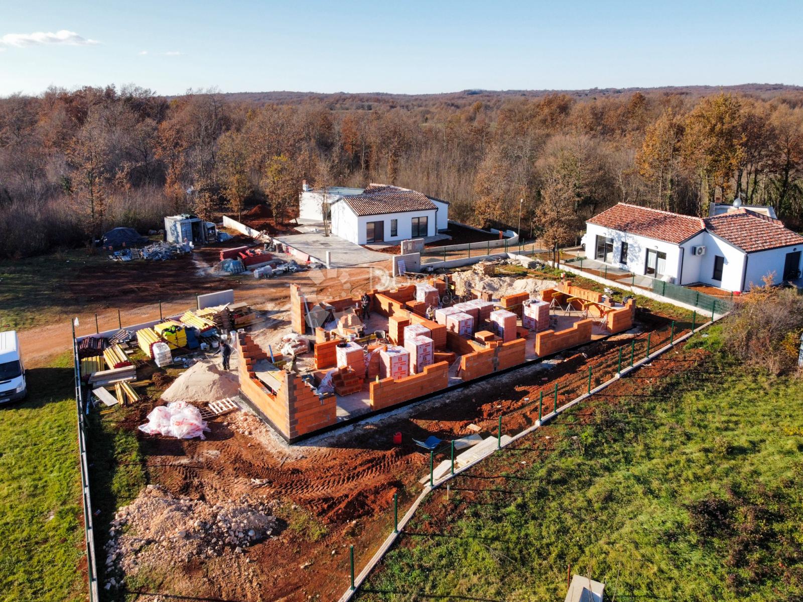 DUPLEX KUĆA na mirnoj lokaciji! (započeta gradnja)  