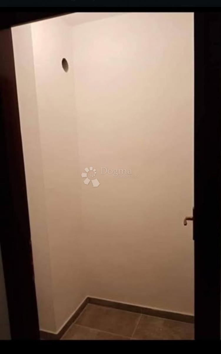  VUKOVAR - ODLIČAN OBITELJSKI STAN  