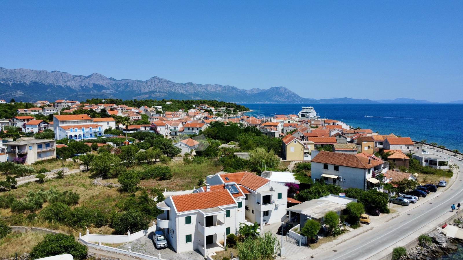  Samo u Dogmi! Hvar, 10m od plaže, prekrasna kuća sa 4 apartmana  