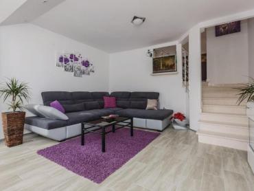 Дом Vinišće, Marina, 273m2