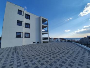 ROGOZNICA-NAMJEŠTENI STAN S TOP POGLEDOM 130M OD MORA