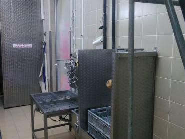 Brinje, kuća i pogon za proizvodnju i preradu mesa