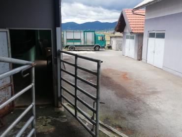 Brinje, kuća i pogon za proizvodnju i preradu mesa