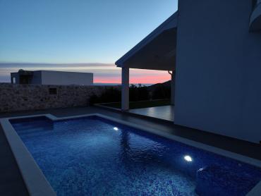 PRIMOŠTEN-VILLA SA SPEKTAKULARNIM POGLEDOM