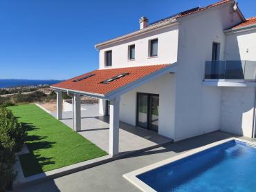 PRIMOŠTEN-VILLA SA SPEKTAKULARNIM POGLEDOM