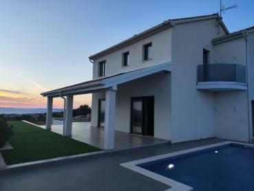 PRIMOŠTEN-VILLA SA SPEKTAKULARNIM POGLEDOM