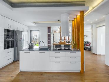 ELEGANTNA VILLA SA BAZENOM I WELLNESSOM, OKOLICA POREČA