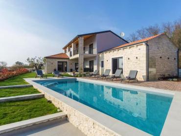 ELEGANTNA VILLA SA BAZENOM I WELLNESSOM, OKOLICA POREČA