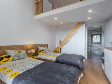 ELEGANTNA VILLA SA BAZENOM I WELLNESSOM, OKOLICA POREČA