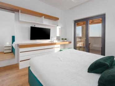 ELEGANTNA VILLA SA BAZENOM I WELLNESSOM, OKOLICA POREČA