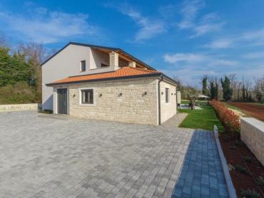 ELEGANTNA VILLA SA BAZENOM I WELLNESSOM, OKOLICA POREČA