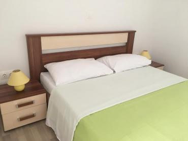 Kuća sa 3 apartmana + dvosobni stan 