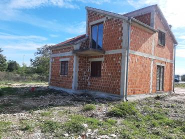 ROH BAU KUĆA U MURVICI KRAJ ZADRA