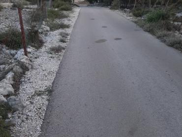 GRAĐEVINSKI TEREN SA SPEKTAKULARNIM POGLEDOM NA VELEBIT I MORE