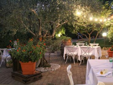 Novigrad, restoran i smještaj u miru koji tražite