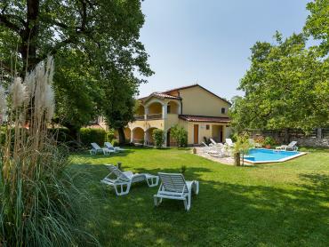 Novigrad, restoran i smještaj u miru koji tražite