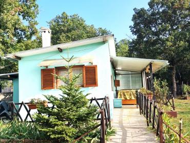 PRILIKA - 2 kuće i 2 građevinska zemljišta - LOBORIKA
