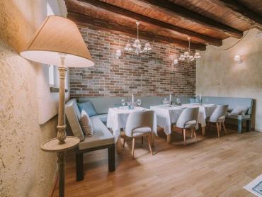 Novigrad, restoran i smještaj u miru koji tražite