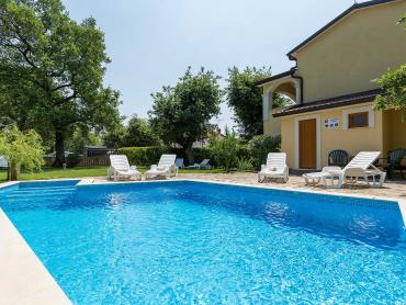 Novigrad, restoran i smještaj u miru koji tražite
