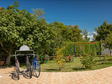 HITNO! SPUŠTENA CIJENA!  KUĆA MEDITERANSKOG STILA SA BAZENOM I PROSTRANOM OKUĆNICOM