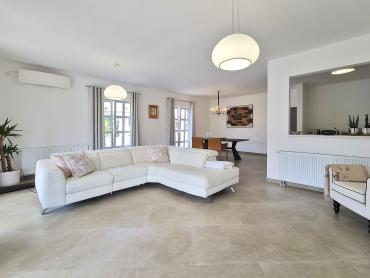 Дом Malinska, Malinska-Dubašnica, 2.000m2