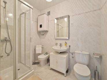 Дом Malinska, Malinska-Dubašnica, 2.000m2
