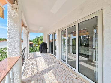 Дом Malinska, Malinska-Dubašnica, 2.000m2