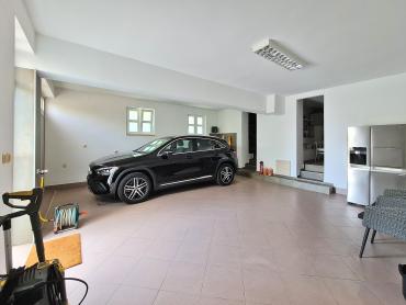 Дом Malinska, Malinska-Dubašnica, 2.000m2