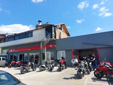 Коммерческая Podsused, Podsused - Vrapče, Samoborska cesta, 905m2