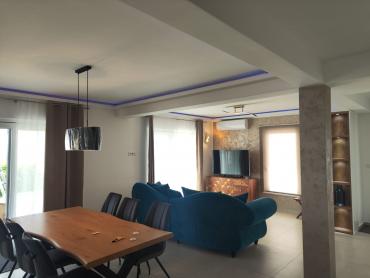 PRIMOŠTEN-VILLA SA SPEKTAKULARNIM POGLEDOM