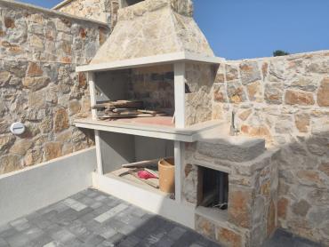PRIMOŠTEN-VILLA SA SPEKTAKULARNIM POGLEDOM